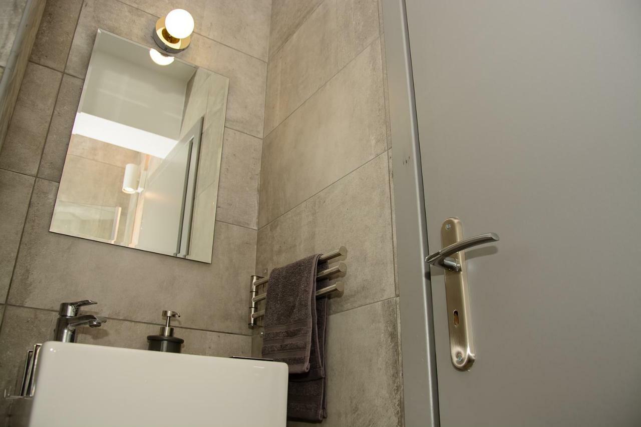 Comfy Brand New Apt Near Acropolis Museum Atenas Exterior foto